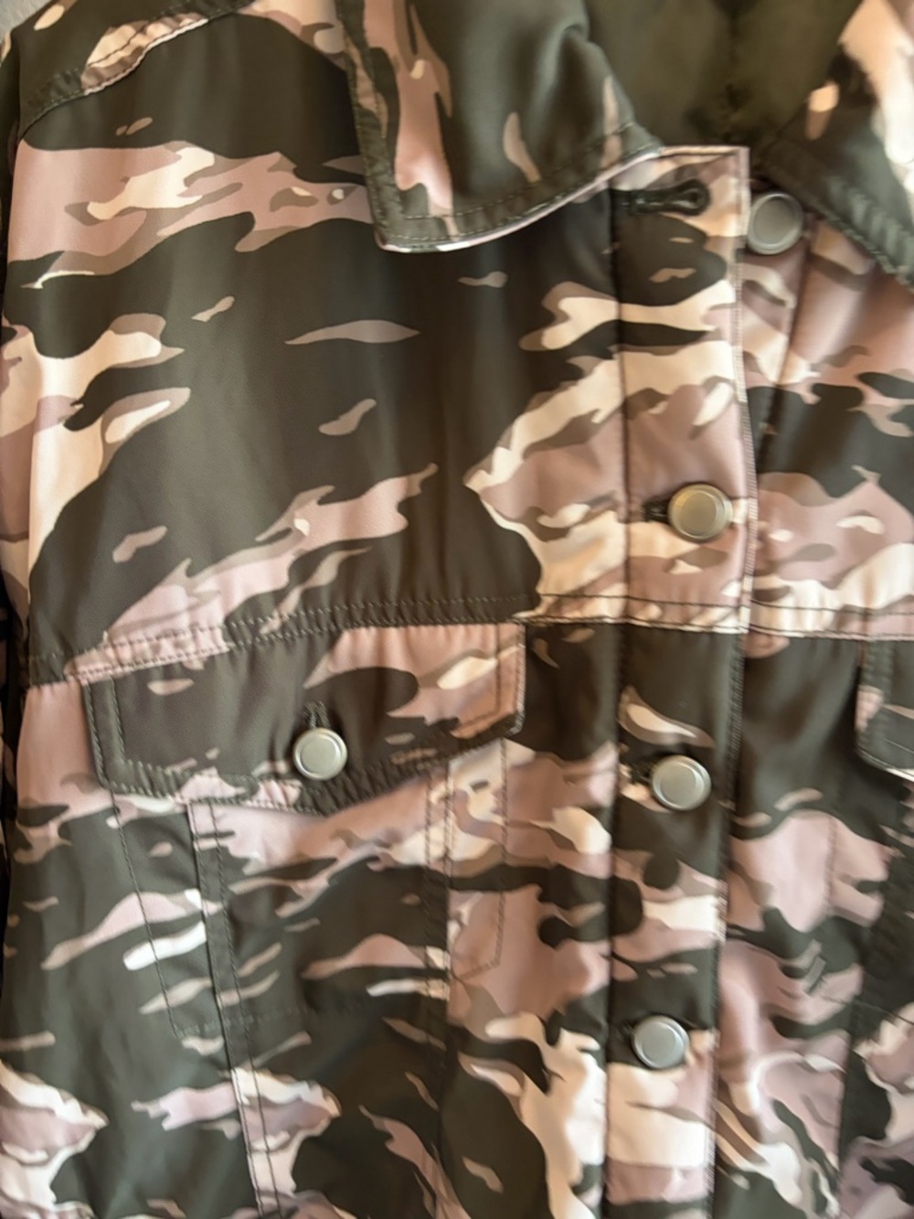Good American Camo Trucker Puffer Jacket Green Pink - Picture 4 of 6